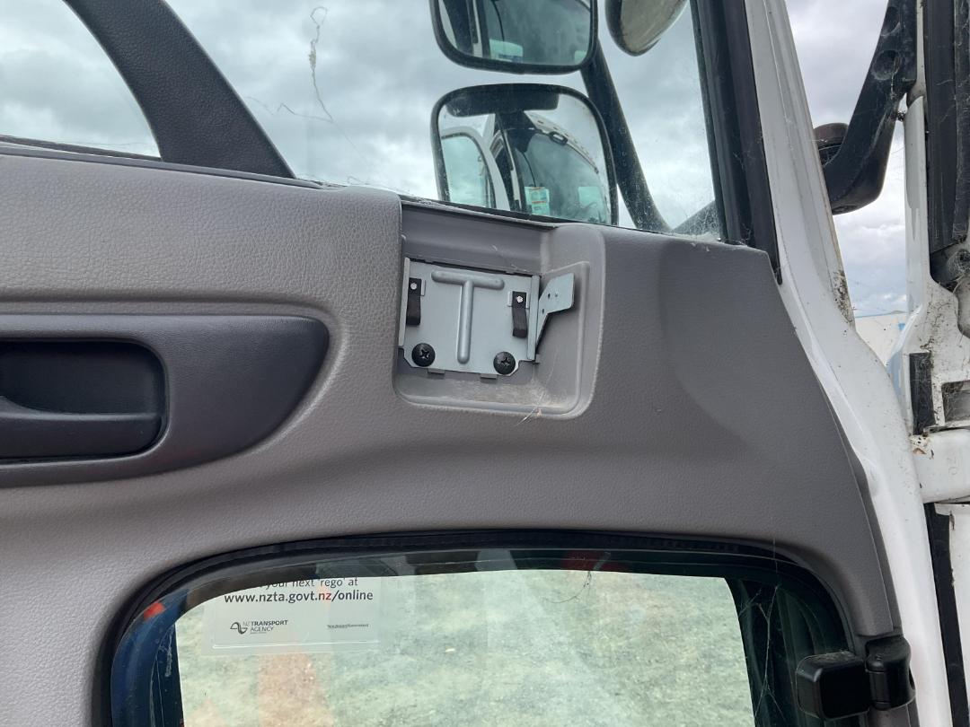 Photo '31' of UD Trucks QUON Tractor Unit