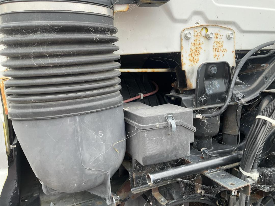 Photo '36' of UD Trucks QUON Tractor Unit