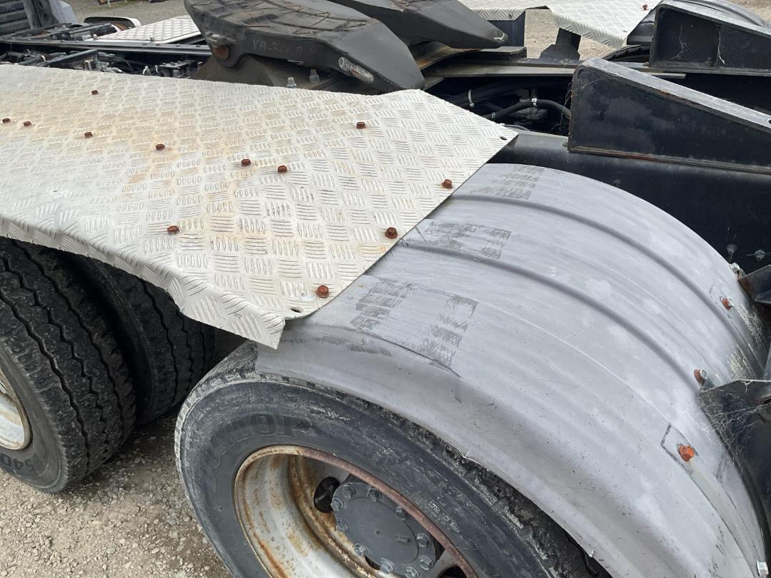 Photo '37' of UD Trucks QUON Tractor Unit