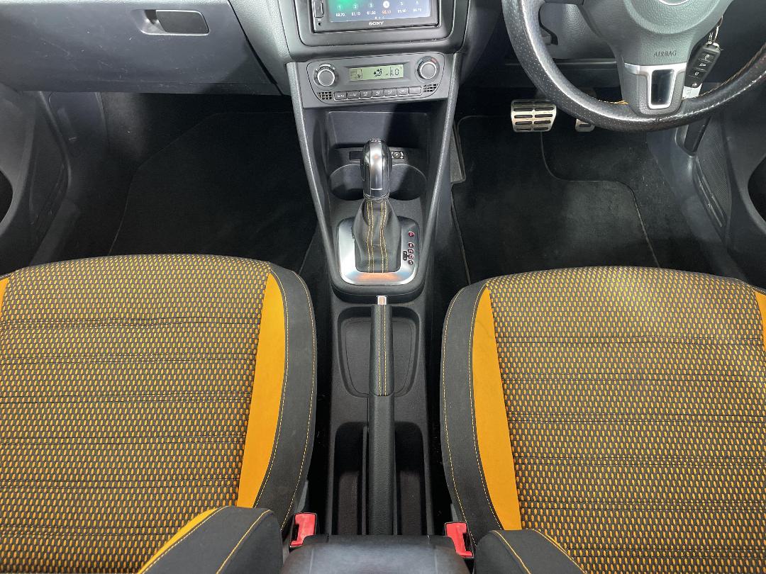 Photo '18' of Volkswagen Cross Polo