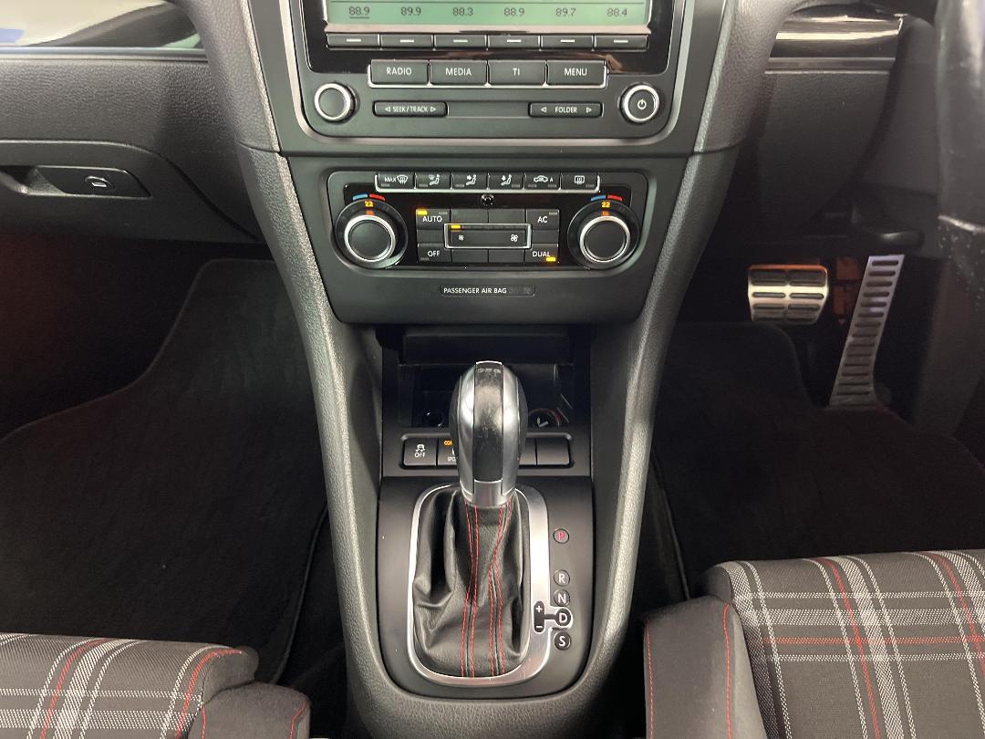 Photo '18' of Volkswagen Golf Photo '18' of Volkswagen Golf