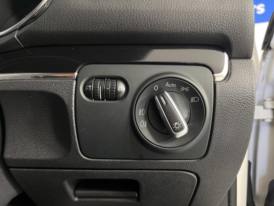 Photo '28' of Volkswagen Golf