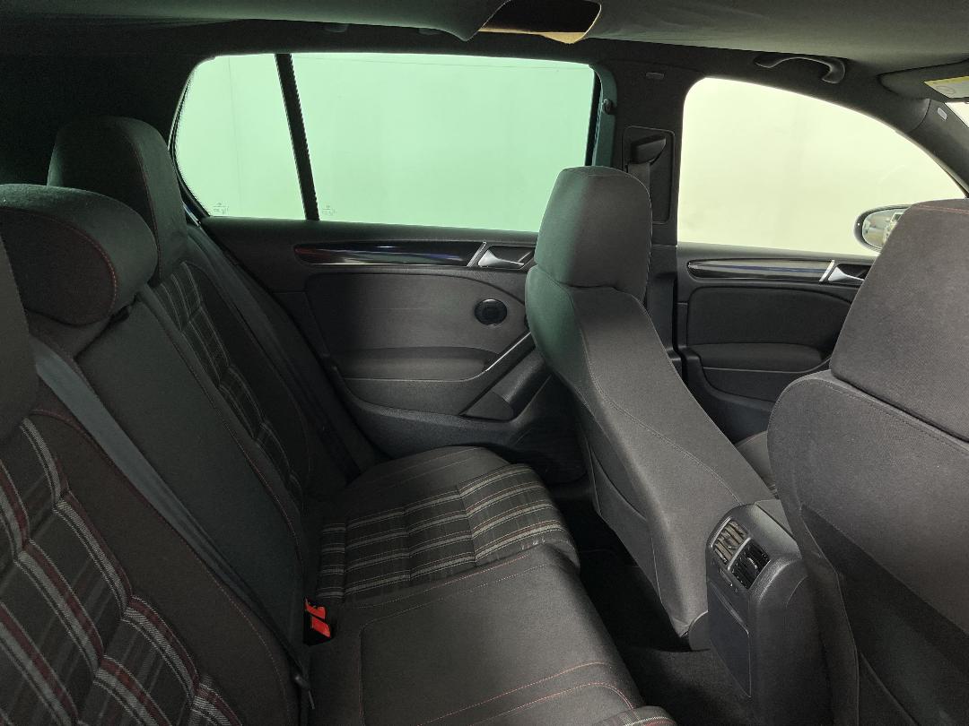 Photo '20' of Volkswagen Golf Photo '20' of Volkswagen Golf