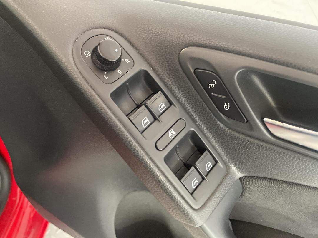 Photo '24' of Volkswagen Golf