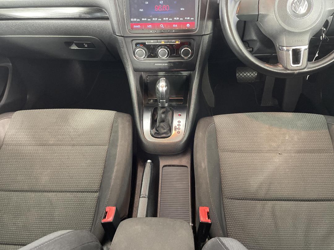 Photo '16' of Volkswagen Golf Variant 1.4 90KW Photo '16' of Volkswagen Golf Variant 1.4 90KW