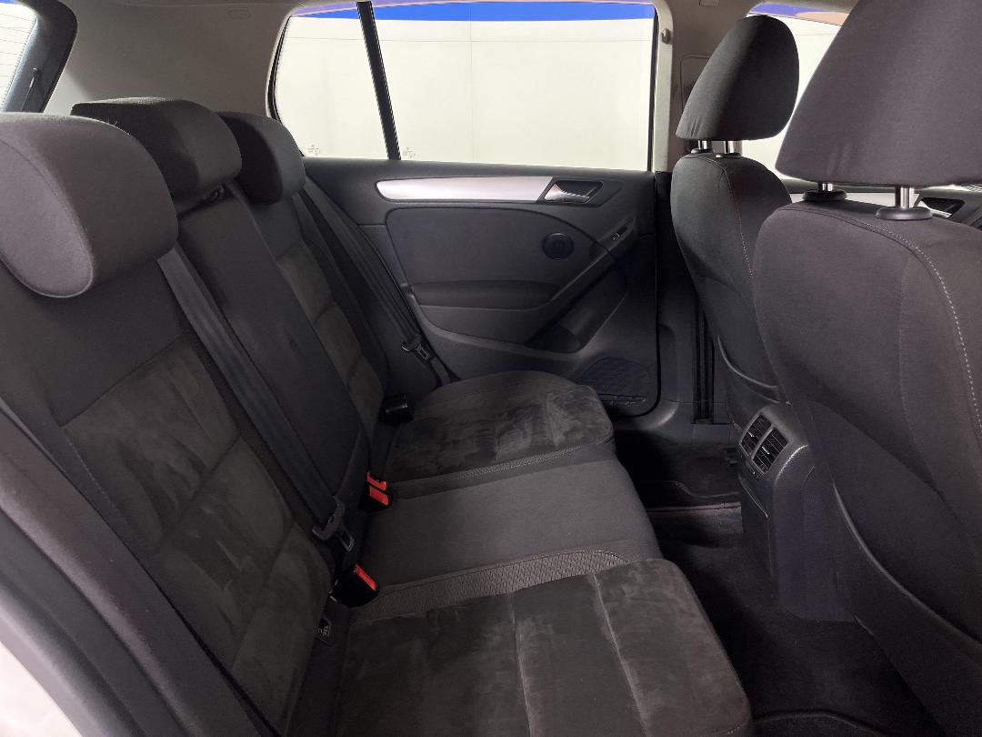 Photo '20' of Volkswagen Golf Photo '20' of Volkswagen Golf