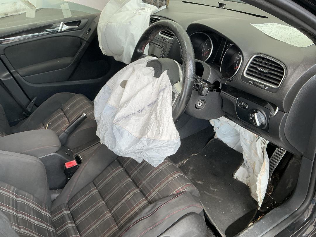 Photo '8' of Volkswagen Golf GTI 155KW