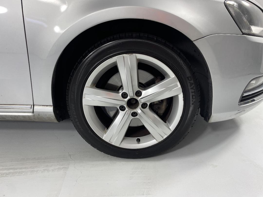 Photo '9' of Volkswagen Passat Photo '9' of Volkswagen Passat