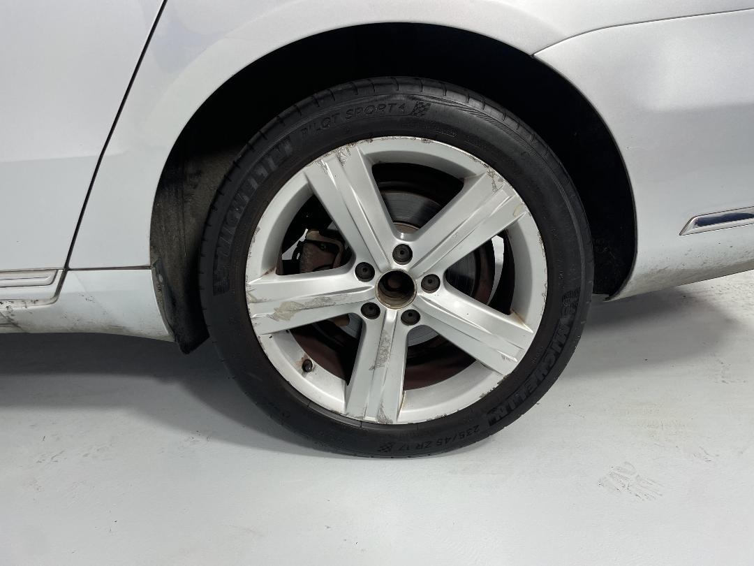 Photo '11' of Volkswagen Passat Photo '11' of Volkswagen Passat