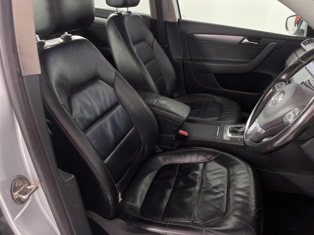 Photo '16' of Volkswagen Passat Photo '16' of Volkswagen Passat