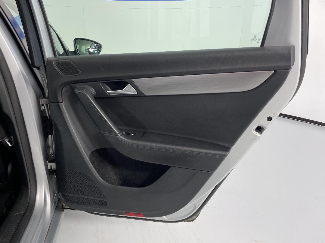 Photo '19' of Volkswagen Passat Photo '19' of Volkswagen Passat