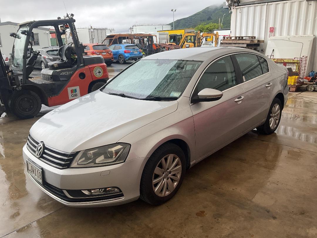 Photo '2' of Volkswagen Passat Photo '2' of Volkswagen Passat