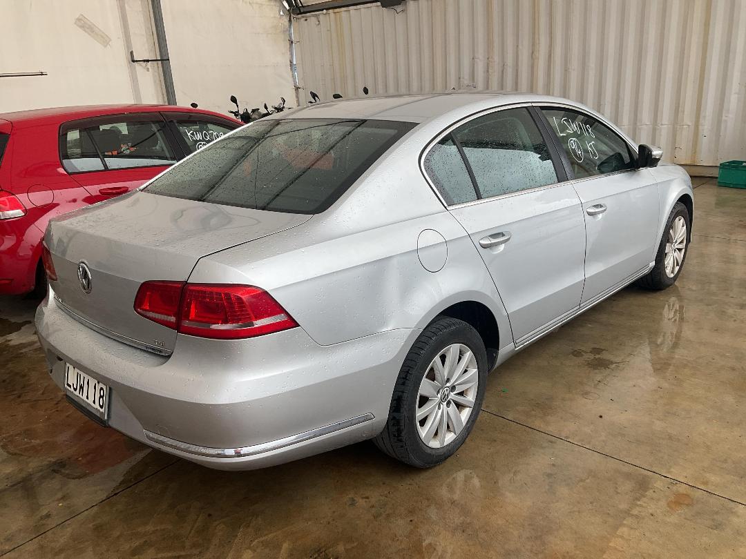 Photo '5' of Volkswagen Passat Photo '5' of Volkswagen Passat