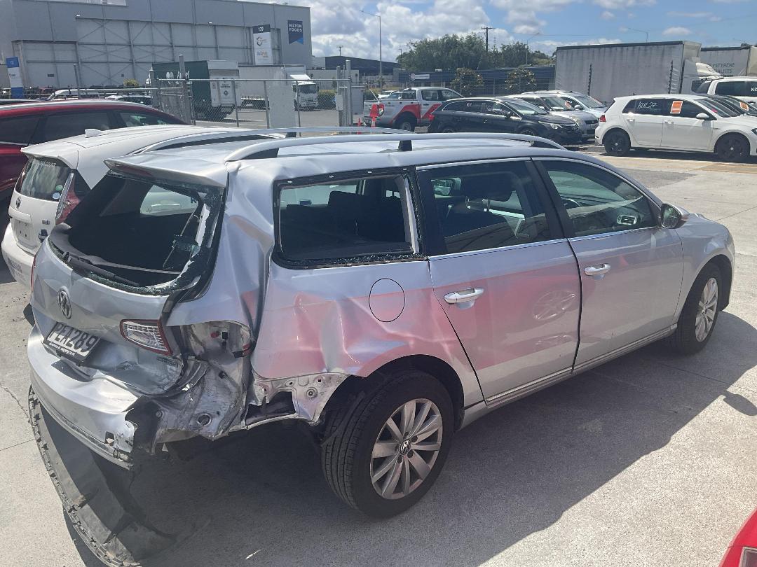 Photo '12' of Volkswagen Passat