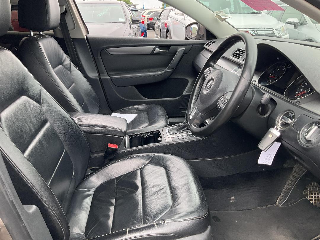 Photo '6' of Volkswagen Passat Variant TDI 125KW CL