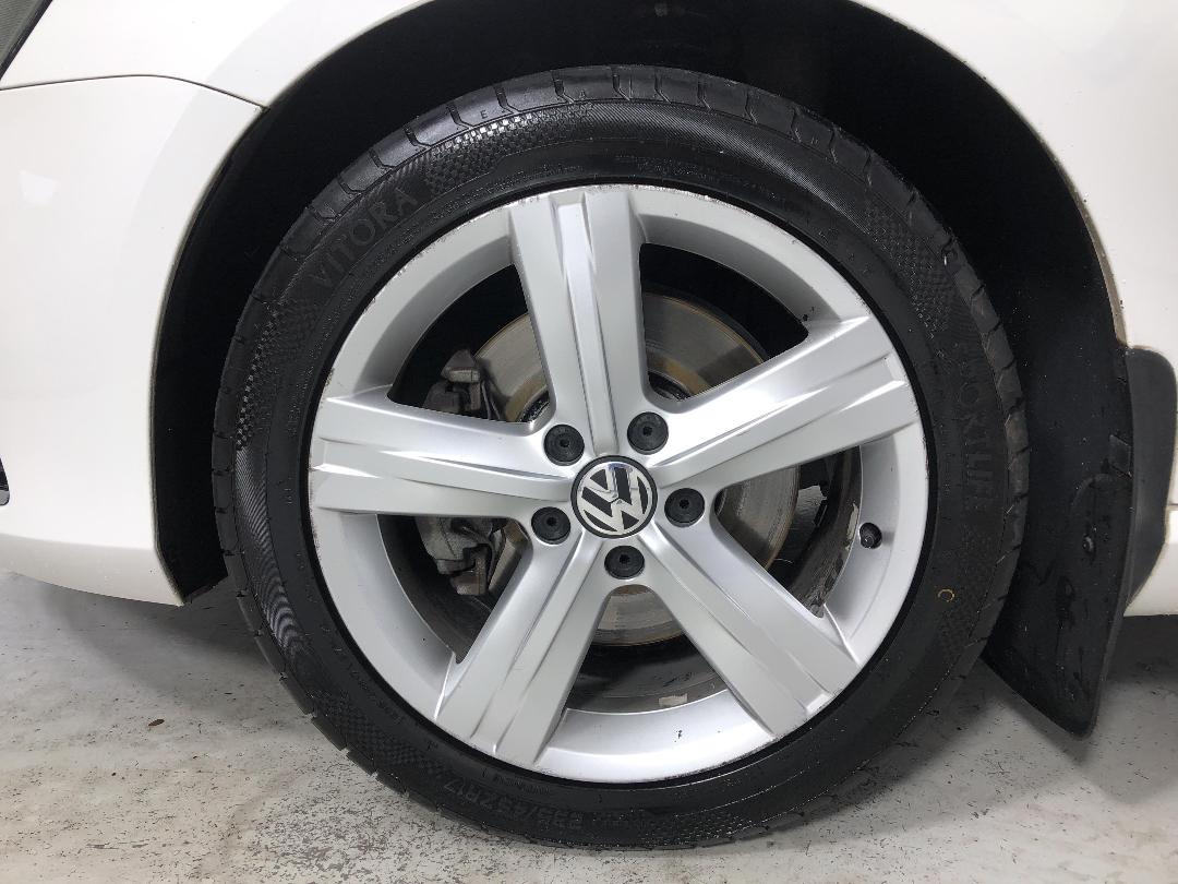 Photo '10' of Volkswagen Passat Photo '10' of Volkswagen Passat