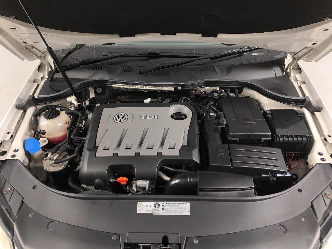 Photo '13' of Volkswagen Passat Photo '13' of Volkswagen Passat