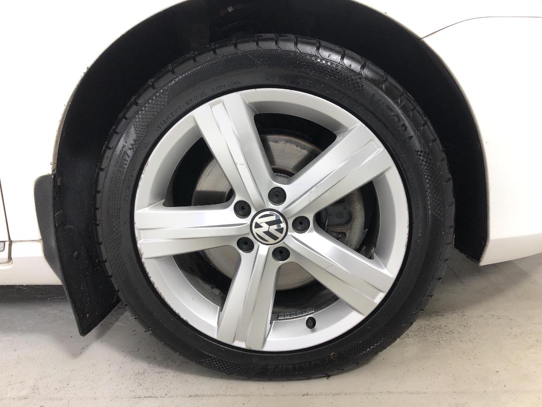 Photo '9' of Volkswagen Passat Photo '9' of Volkswagen Passat