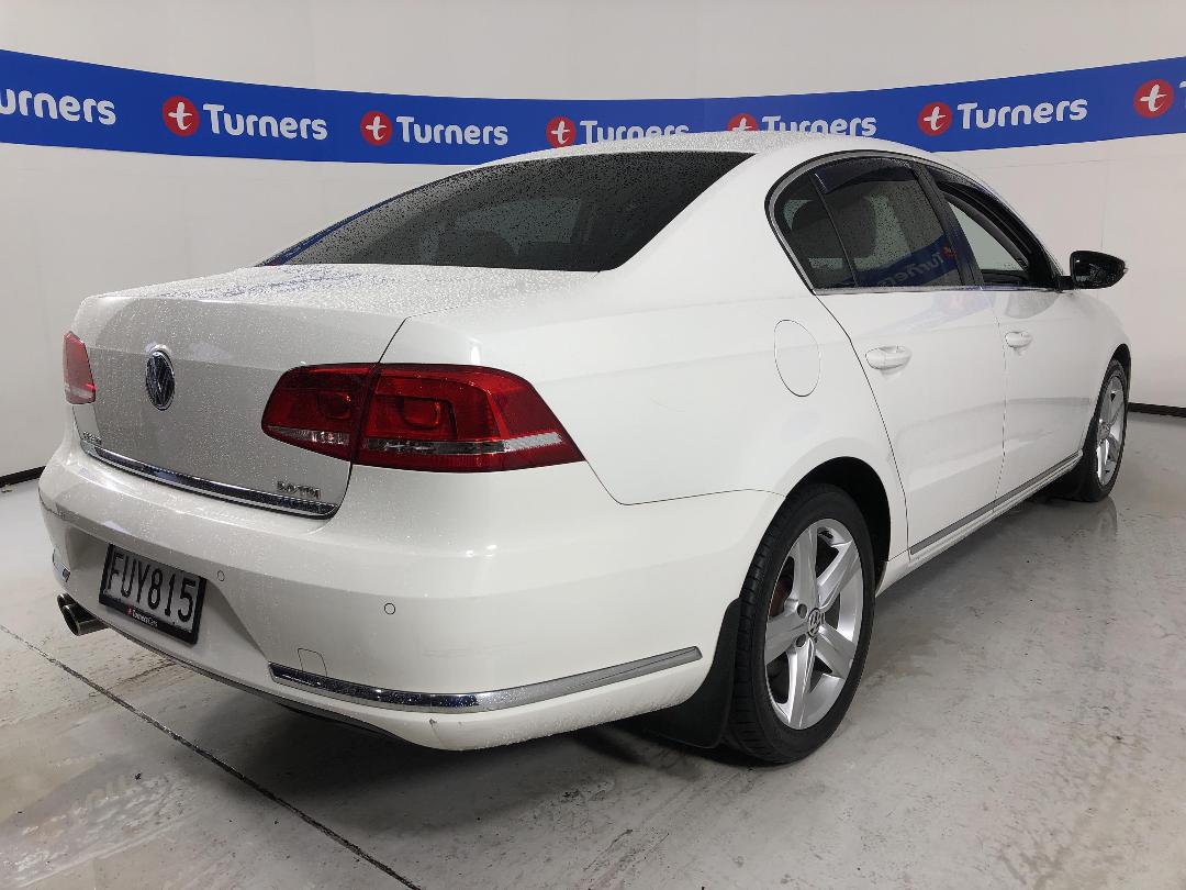 Photo '7' of Volkswagen Passat Photo '7' of Volkswagen Passat