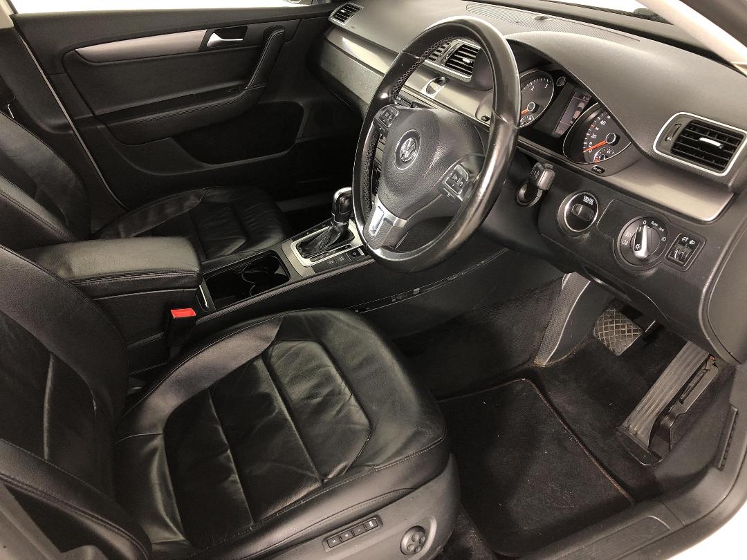 Photo '16' of Volkswagen Passat Photo '16' of Volkswagen Passat