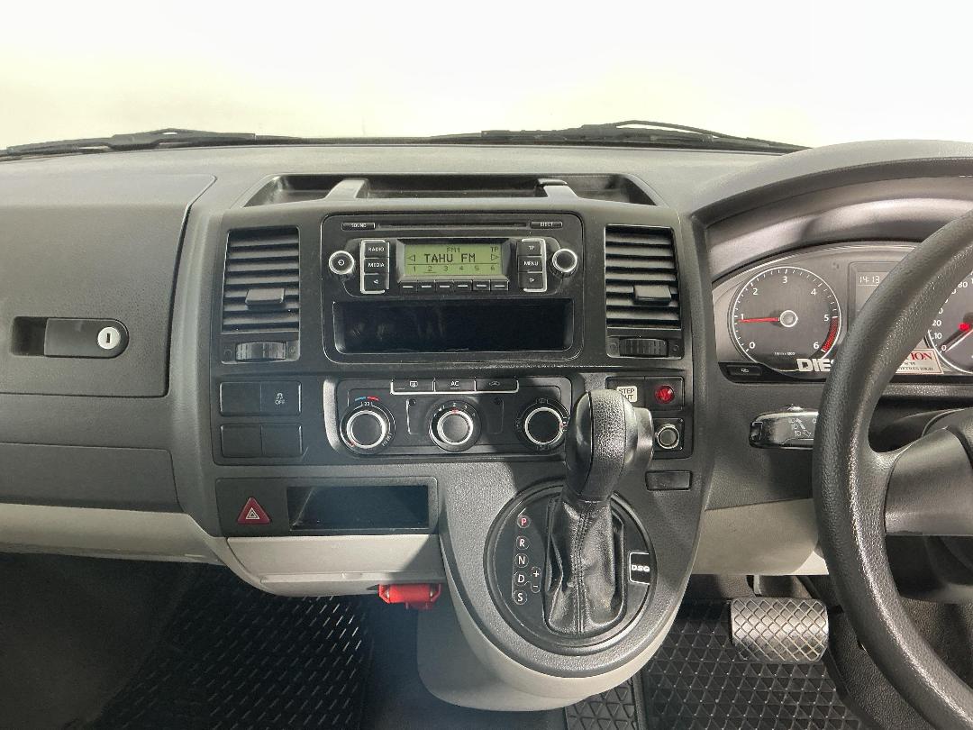 Photo '18' of Volkswagen T5