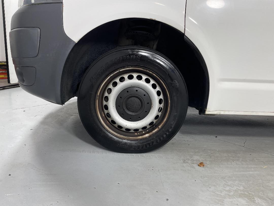 Photo '10' of Volkswagen T5 Photo '10' of Volkswagen T5