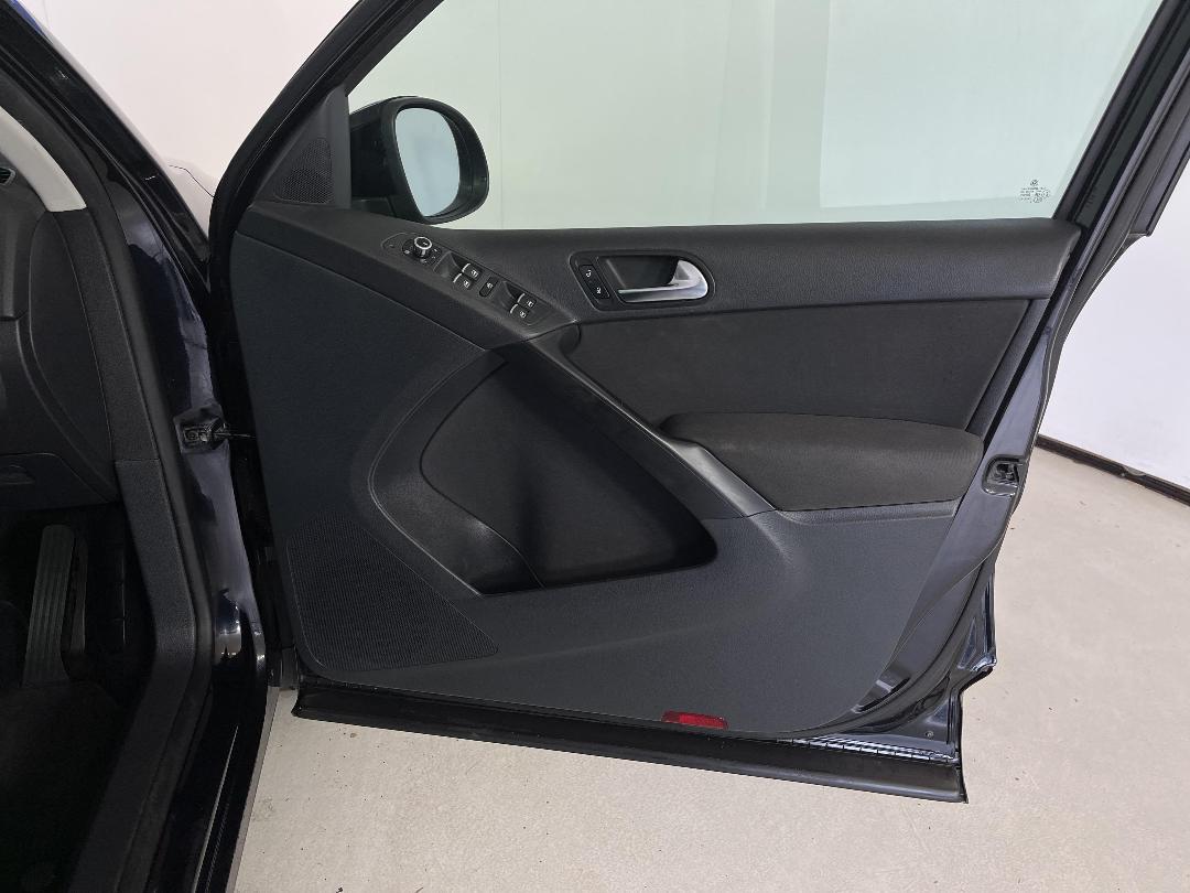 Photo '15' of Volkswagen Tiguan Photo '15' of Volkswagen Tiguan