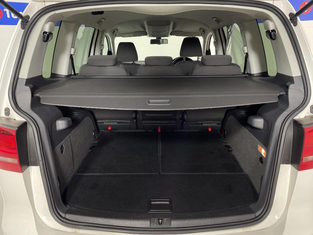 Photo '14' of Volkswagen Touran