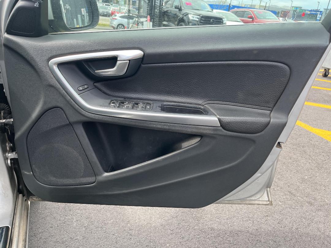 Photo '12' of Volvo V60