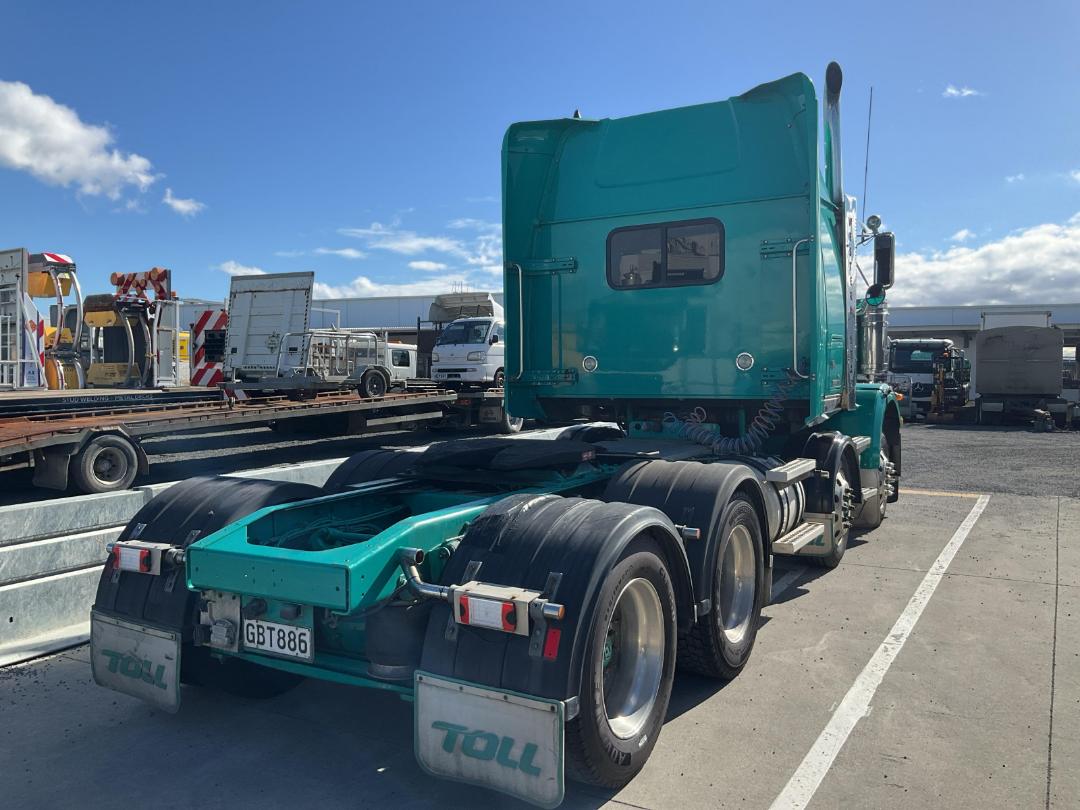 Photo '4' of WESTERN STAR 4884FX Tractor Unit