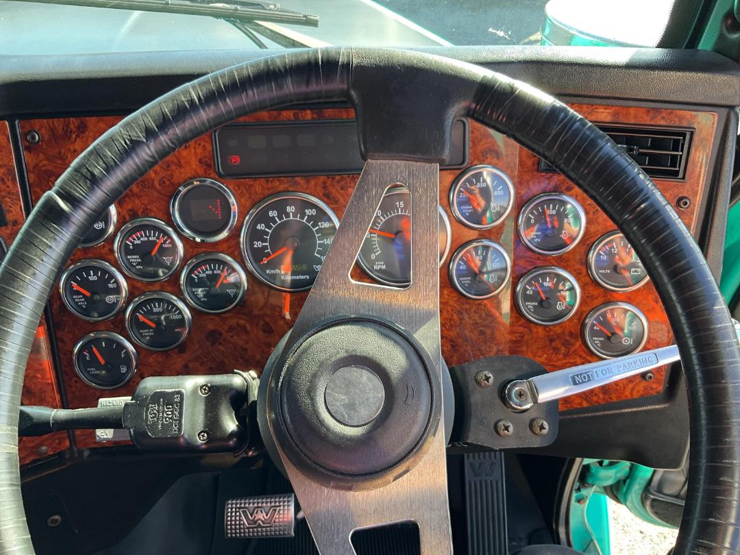 Photo '16' of WESTERN STAR 4884FX Tractor Unit