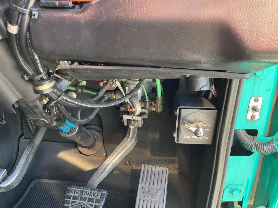 Photo '20' of WESTERN STAR 4884FX Tractor Unit