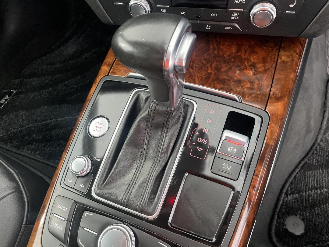 Photo '33' of Audi A6 Photo '33' of Audi A6