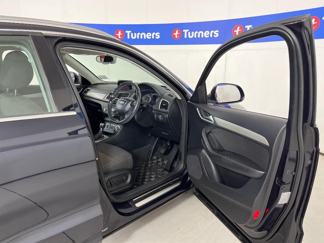 Photo '15' of Audi Q3 Photo '15' of Audi Q3