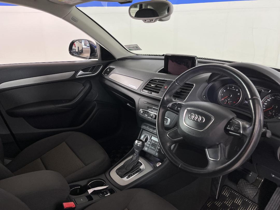 Photo '16' of Audi Q3 Photo '16' of Audi Q3