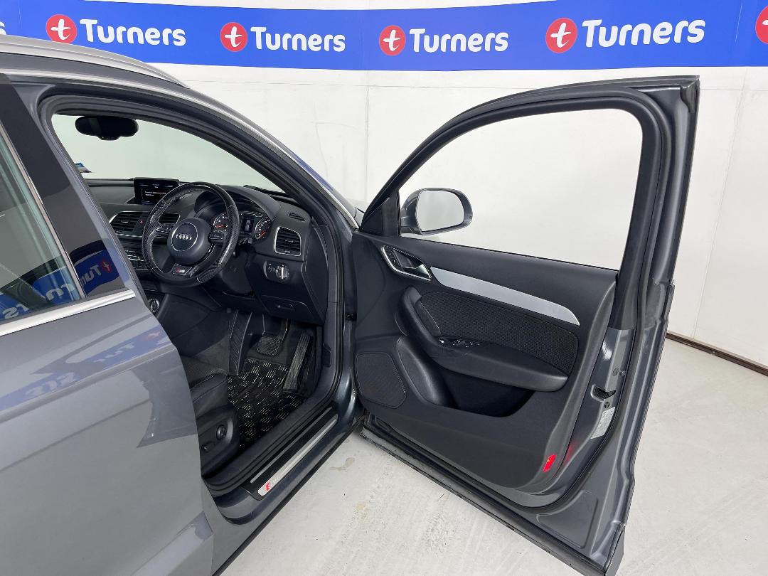 Photo '15' of Audi Q3 Photo '15' of Audi Q3