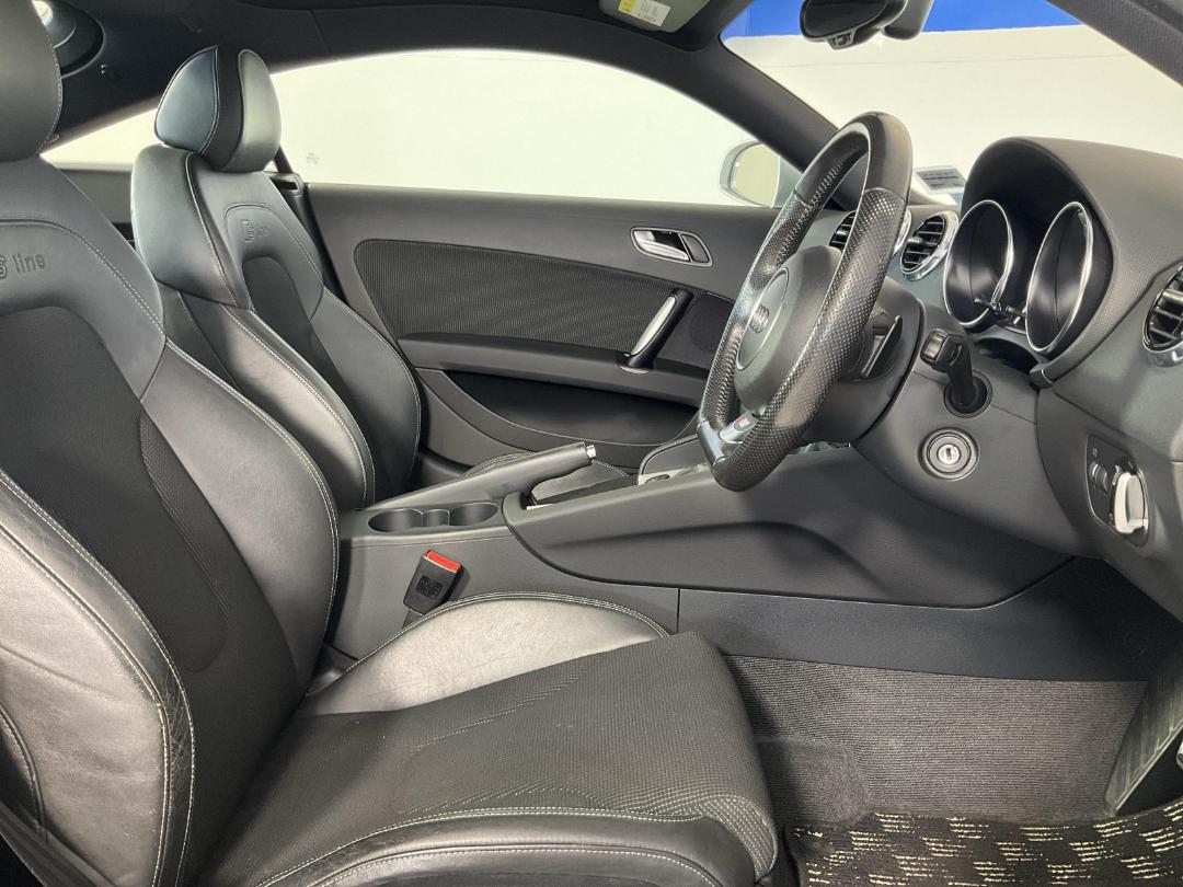 Photo '16' of Audi TT Photo '16' of Audi TT