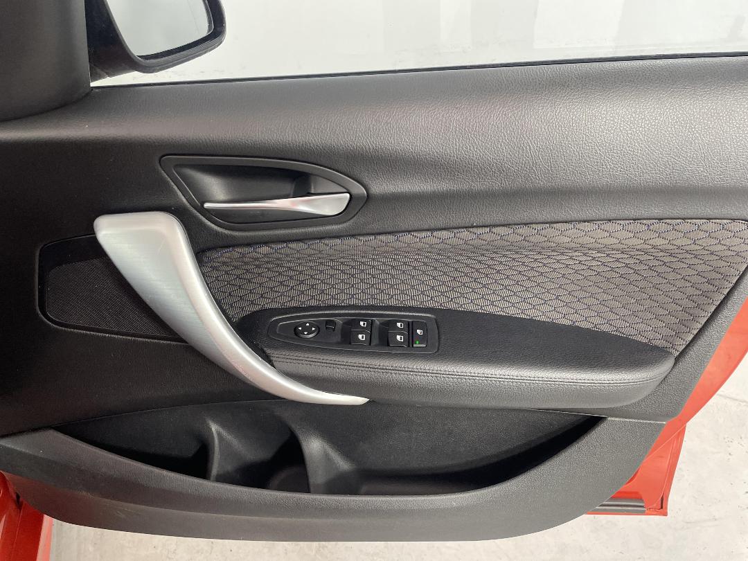 Photo '15' of BMW 1 Series Photo '15' of BMW 1 Series