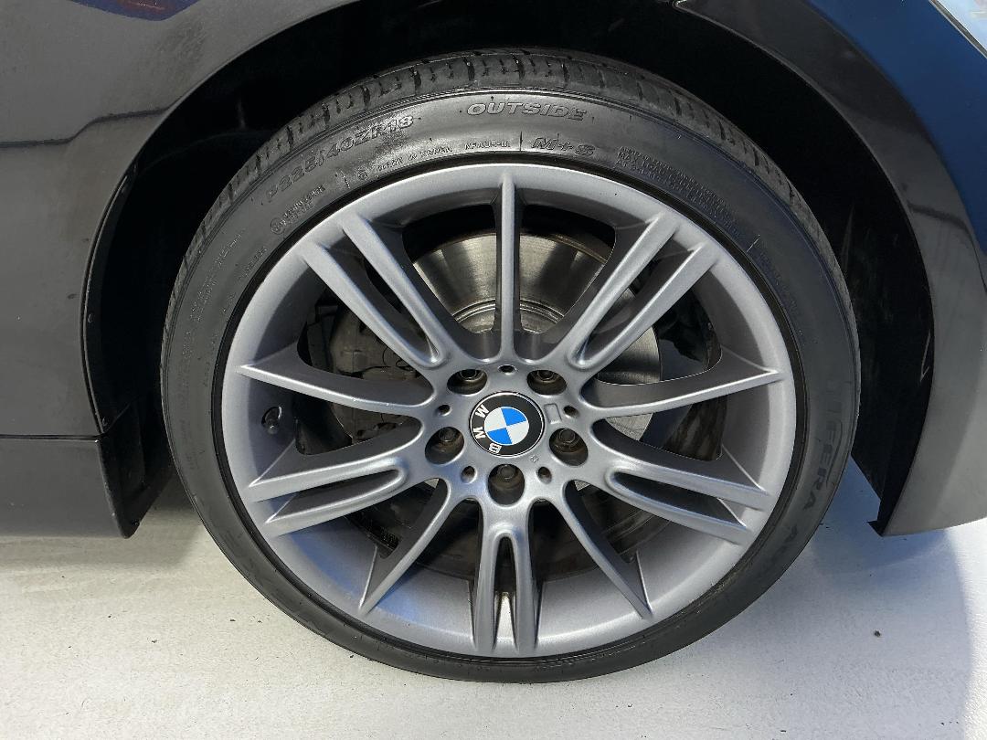 Photo '9' of BMW 3 Series Photo '9' of BMW 3 Series