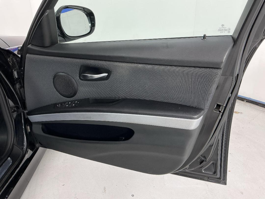 Photo '15' of BMW 3 Series Photo '15' of BMW 3 Series