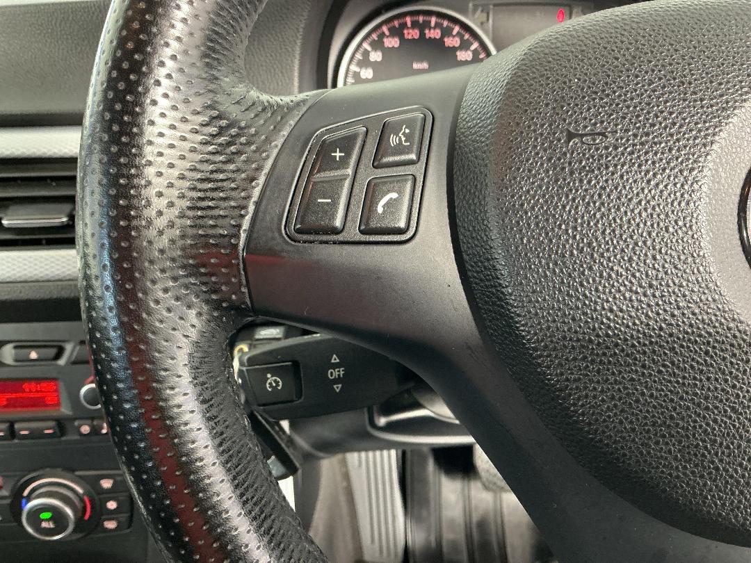 Photo '23' of BMW 3 Series Photo '23' of BMW 3 Series