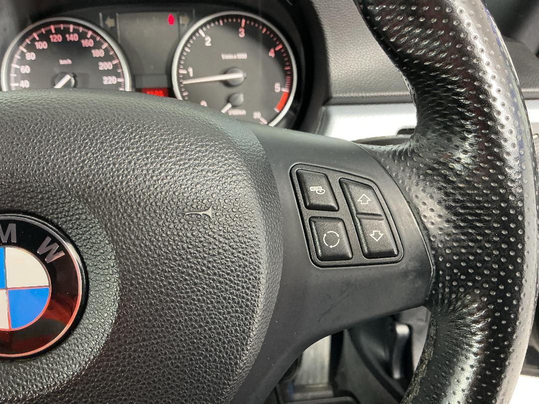 Photo '24' of BMW 3 Series Photo '24' of BMW 3 Series