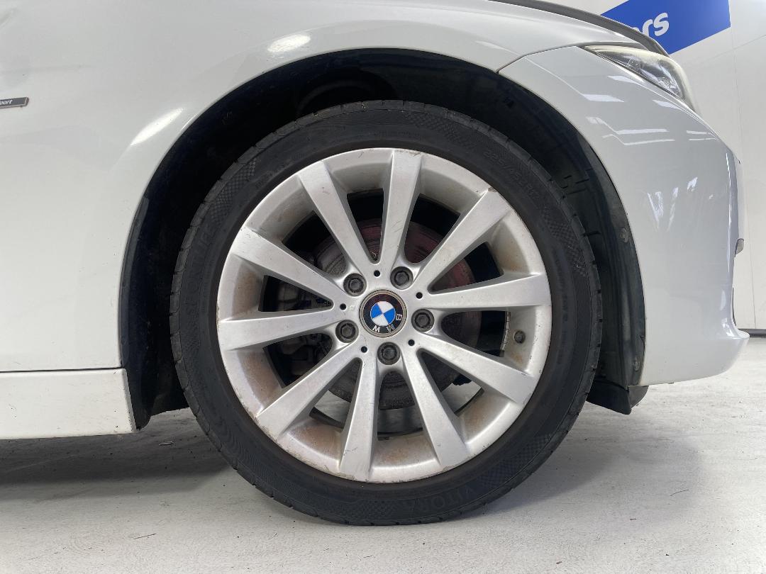 Photo '2' of BMW 320I