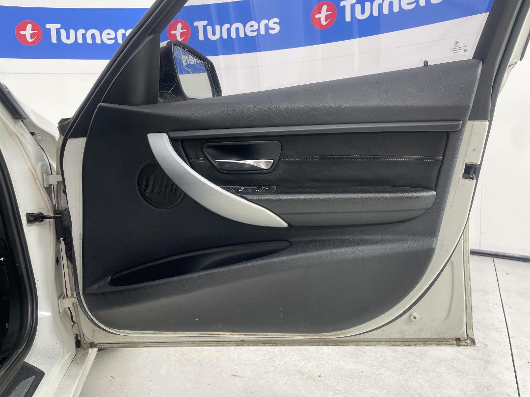 Photo '13' of BMW 320I