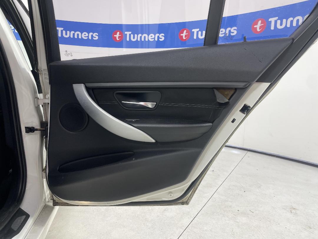 Photo '17' of BMW 320I