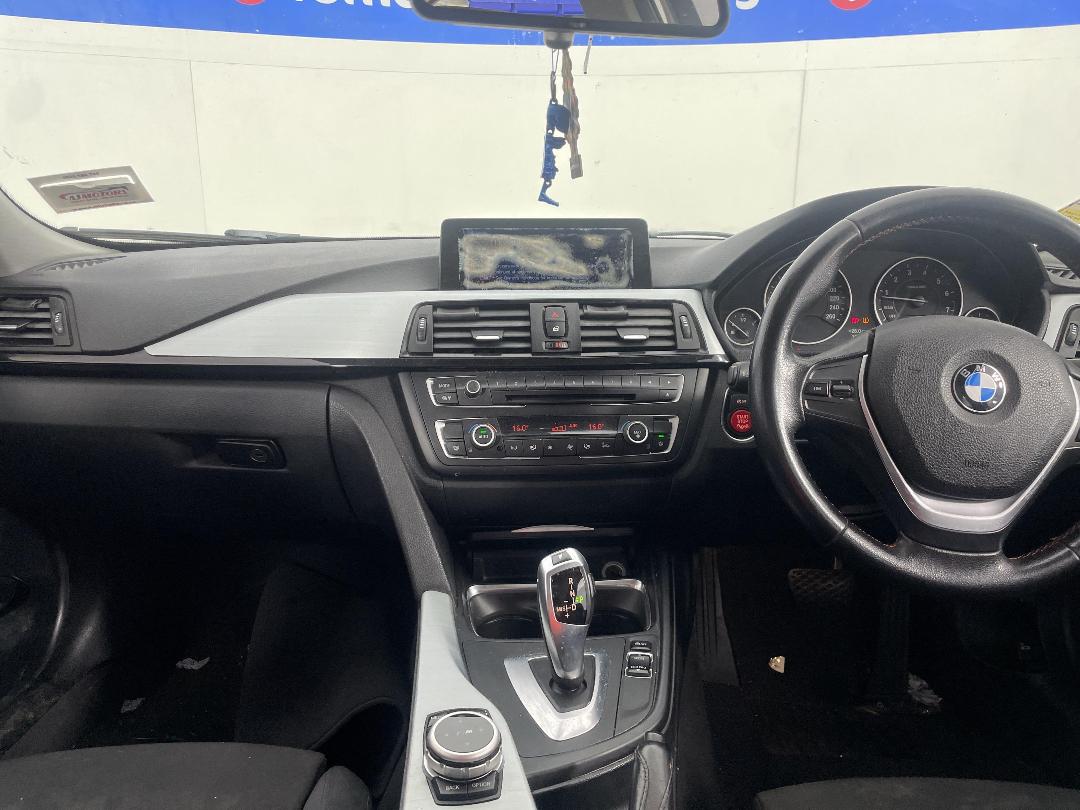 Photo '19' of BMW 320I