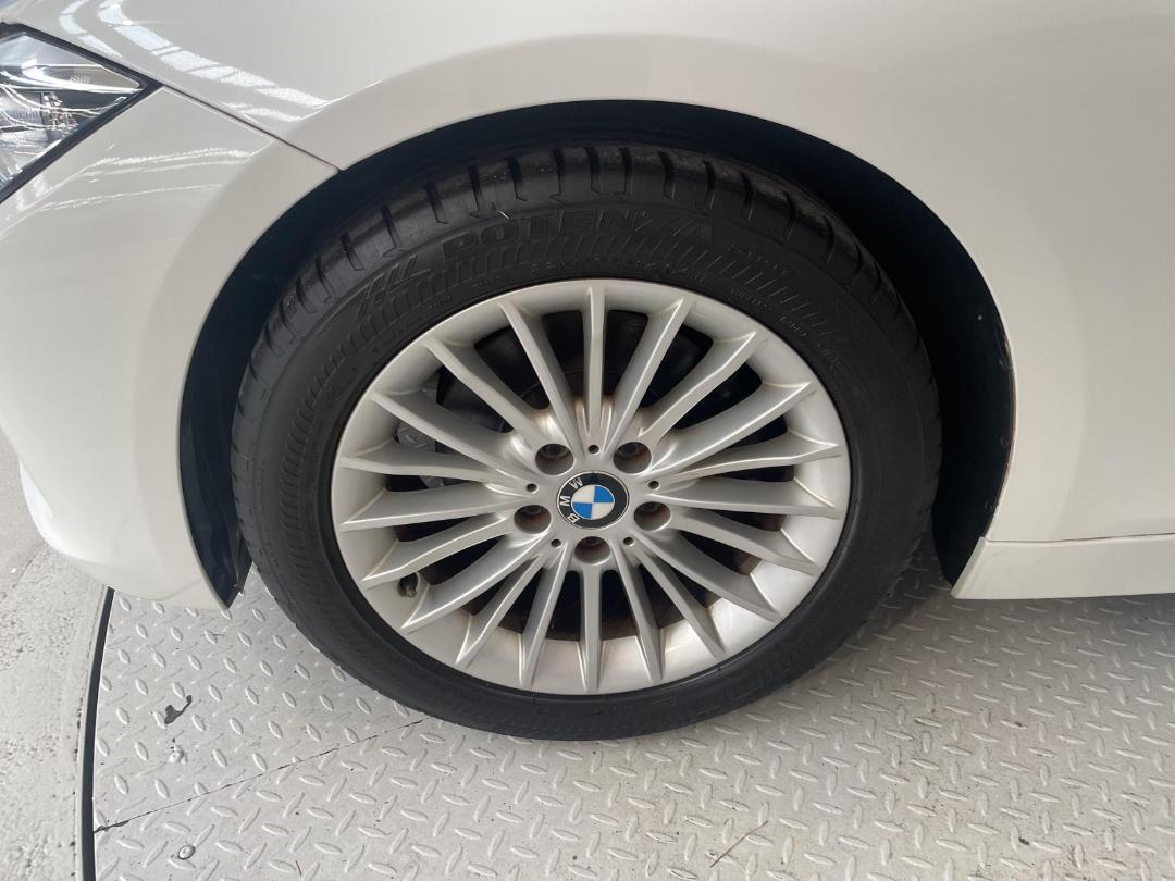 Photo '10' of BMW 320I Photo '10' of BMW 320I