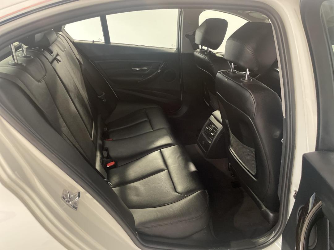 Photo '20' of BMW 320I Photo '20' of BMW 320I