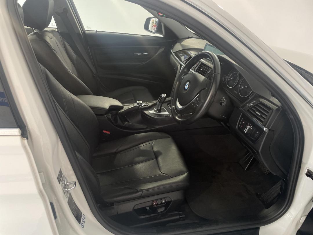 Photo '16' of BMW 320I Photo '16' of BMW 320I