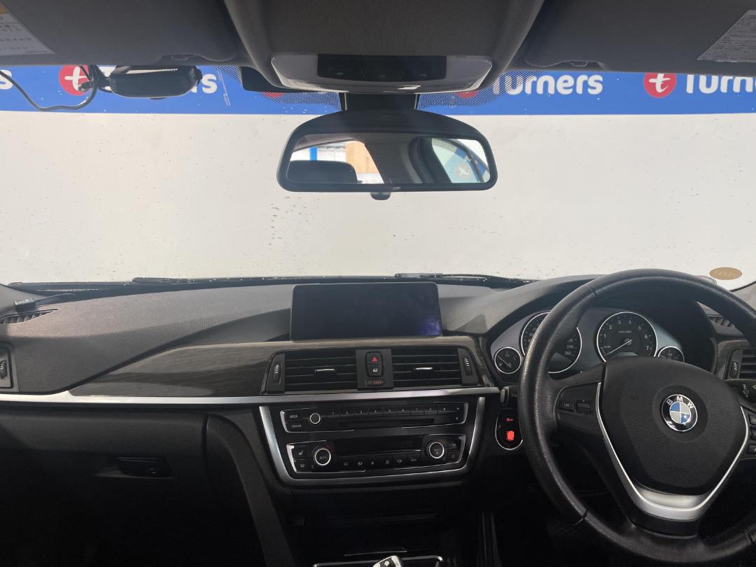 Photo '17' of BMW 320I Photo '17' of BMW 320I